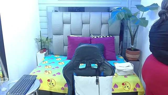 evelin zaens online show from 04.15.26