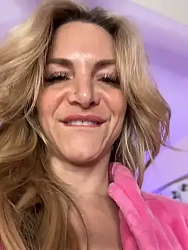 MessyNastyQueen online show from 12.22.24