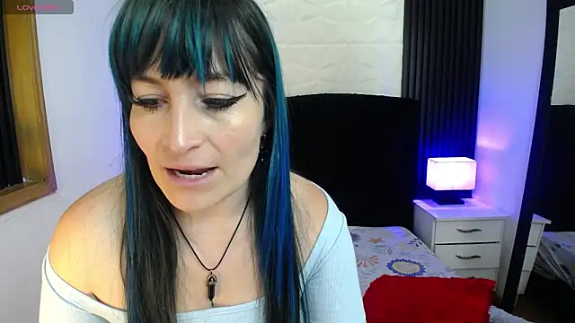 alicia moom online show from 03.22.25