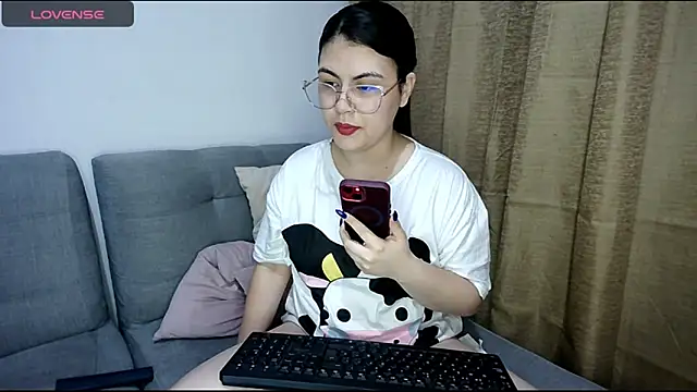 Snapshot of Alexxa_12 chatting on 10.08.25 Alexxa 12 online show from 10.08.25