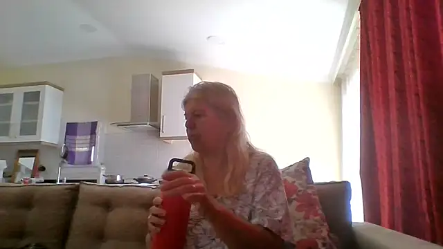 TrustfulVampire1 online show from 04.18.26