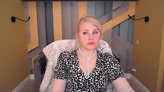 Snapshot of Candy_Long chatting on 04.25.26 Candy Long online show from 04.25.26