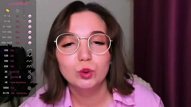 KindHazelHere  online show from 03.09.25