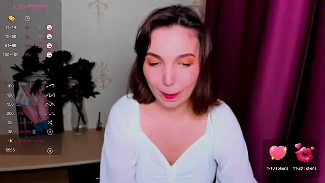 KindHazelHere  online show from 09.10.25