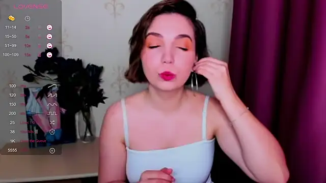 KindHazelHere  online show from 10.04.25