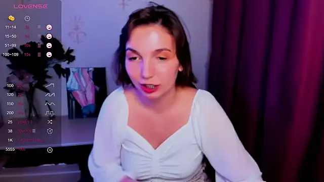 KindHazelHere  online show from 10.21.25