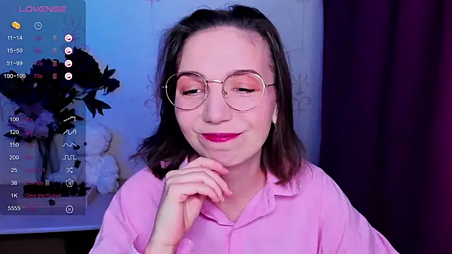 KindHazelHere  online show from 03.10.26