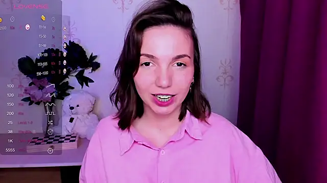 KindHazelHere  online show from 04.11.26