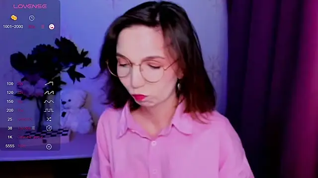 KindHazelHere  online show from 04.15.26