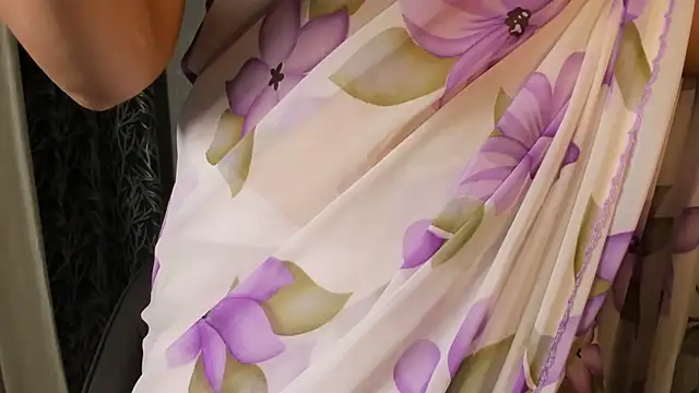 Snapshot of Divyani chatting on 05.22.26 Divyani online show from 05.22.26