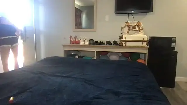 TiffaneyLove online show from 03.13.26