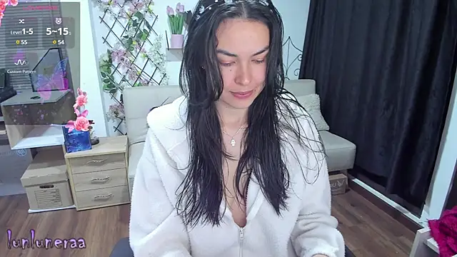 Lunlunera online show from 02.07.25