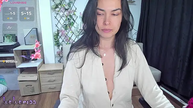 Lunlunera online show from 02.25.25