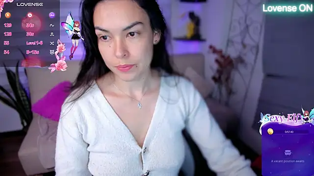 Snapshot of Lunlunera chatting on 06.14.26 Lunlunera online show from 06.14.26
