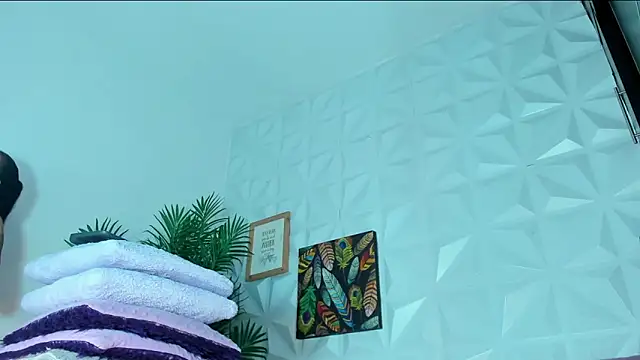 Hellen Sky online show from 09.17.25