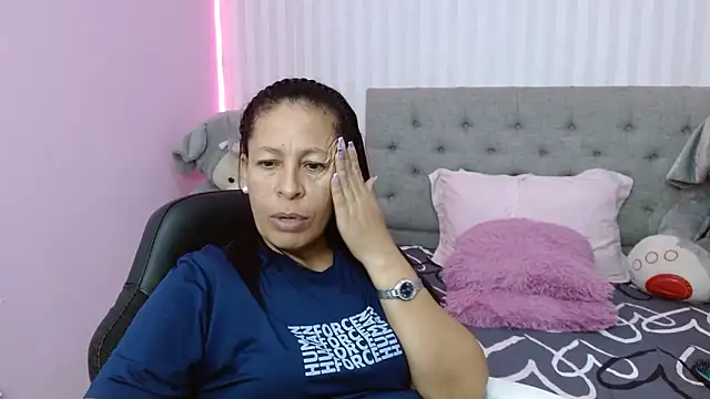 Snapshot of mature_martina chatting on 01.27.25 mature martina online show from 01.27.25