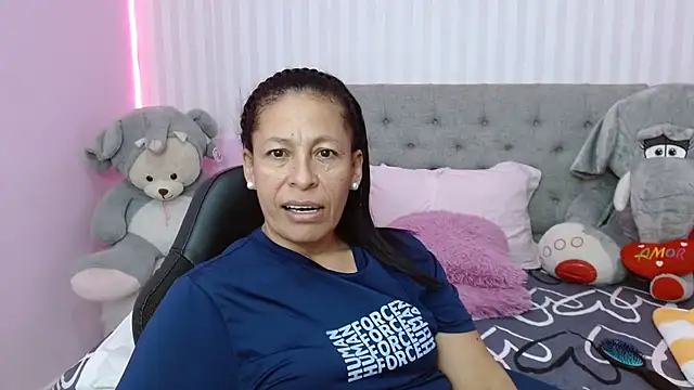 Snapshot of mature_martina chatting on 01.28.25 mature martina online show from 01.28.25