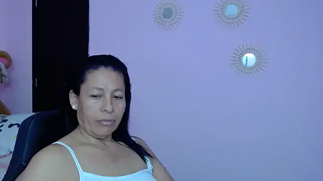 Snapshot of mature_martina chatting on 02.04.25 mature martina online show from 02.04.25