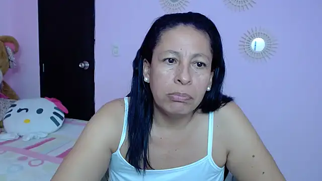 Snapshot of mature_martina chatting on 02.04.25 mature martina online show from 02.04.25