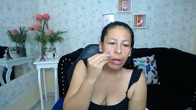Snapshot of mature_martina chatting on 02.09.25 mature martina online show from 02.09.25