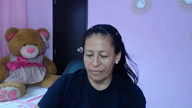 Snapshot of mature_martina chatting on 02.10.25 mature martina online show from 02.10.25