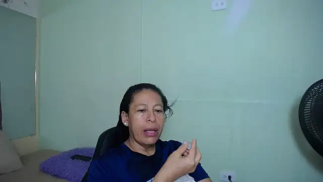 Snapshot of mature_martina chatting on 02.25.25 mature martina online show from 02.25.25