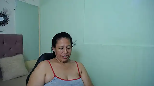 Snapshot of mature_martina chatting on 03.01.25 mature martina online show from 03.01.25