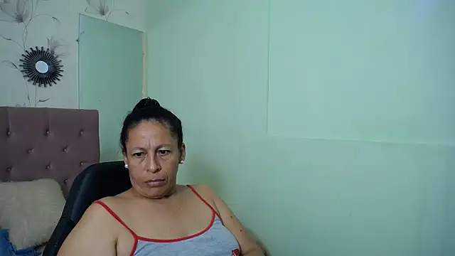 Snapshot of mature_martina chatting on 03.01.25 mature martina online show from 03.01.25