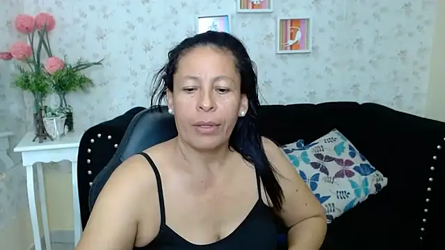 Snapshot of mature_martina chatting on 03.04.25 mature martina online show from 03.04.25