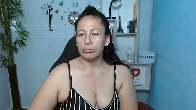 Snapshot of mature_martina chatting on 03.04.25 mature martina online show from 03.04.25