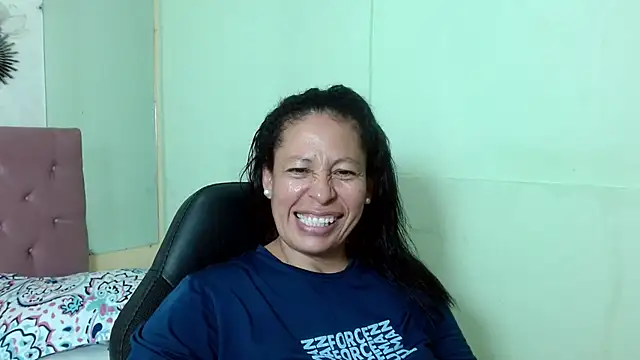 Snapshot of mature_martina chatting on 03.10.25 mature martina online show from 03.10.25