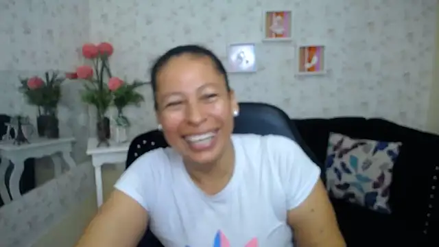 Snapshot of mature_martina chatting on 03.11.25 mature martina online show from 03.11.25
