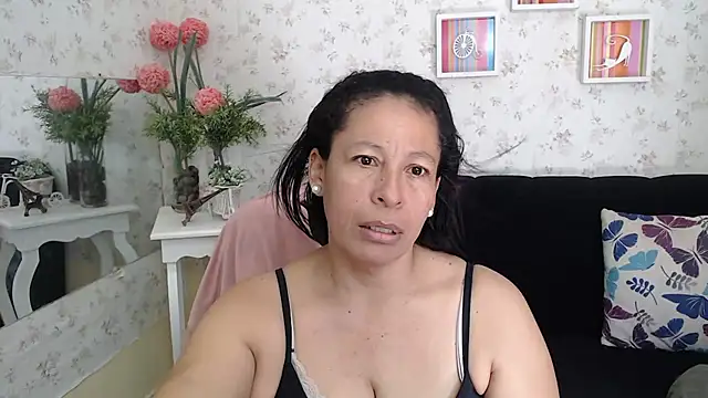 Snapshot of mature_martina chatting on 03.13.25 mature martina online show from 03.13.25
