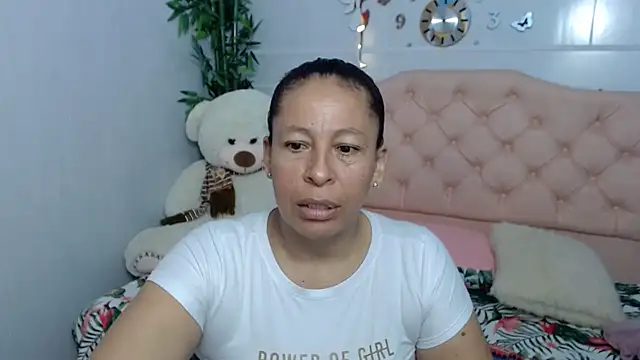 Snapshot of mature_martina chatting on 09.21.25 mature martina online show from 09.21.25