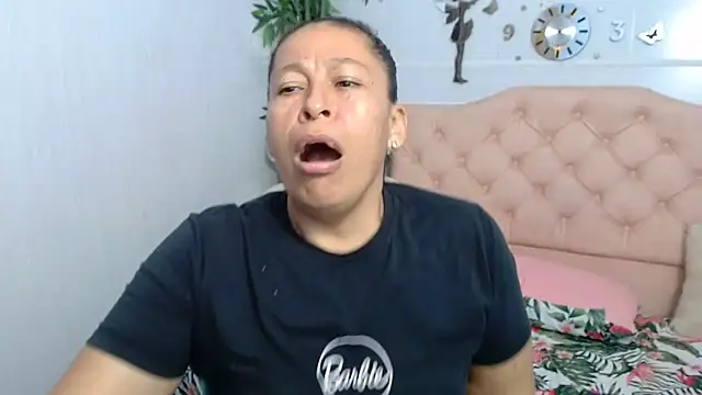 Snapshot of mature_martina chatting on 09.24.25 mature martina online show from 09.24.25