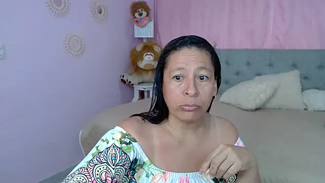 Snapshot of mature_martina chatting on 10.16.25 mature martina online show from 10.16.25