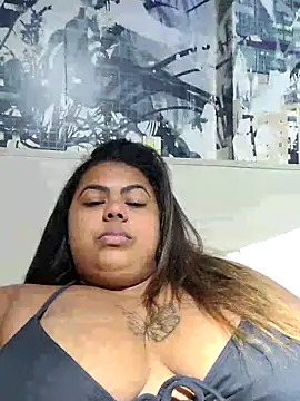 Snapshot of biancabombombbw chatting on 02.18.25 biancabombombbw online show from 02.18.25