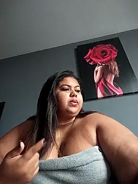 Snapshot of biancabombombbw chatting on 11.18.25 biancabombombbw online show from 11.18.25