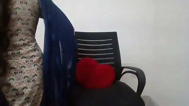 Snapshot of Sexy_iknoor chatting on 05.05.26 Sexy iknoor online show from 05.05.26