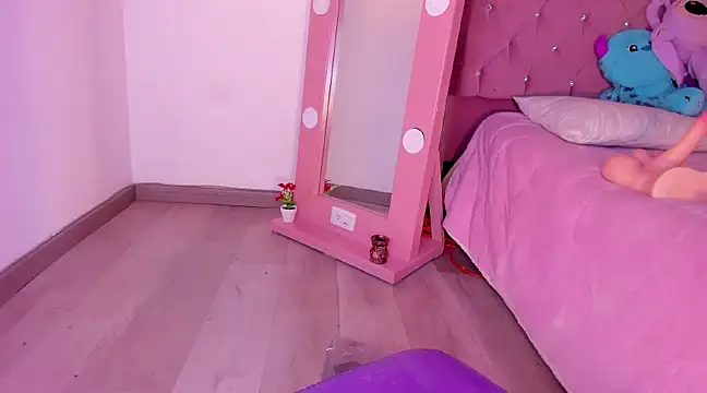 isa red hair online show from 02.07.25