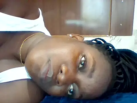 Snapshot of Alessandrajenna chatting on 04.04.26 Alessandrajenna online show from 04.04.26