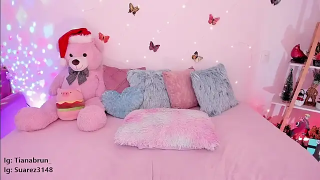 Snapshot of Zara_uwu_ chatting on 01.15.25 Zara uwu online show from 01.15.25
