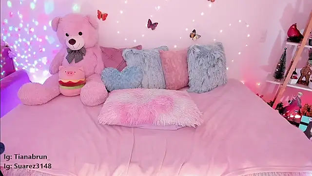 Snapshot of Zara_uwu_ chatting on 01.23.25 Zara uwu online show from 01.23.25