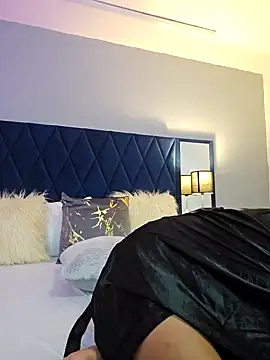 Margaret Saunders online show from 01.16.25