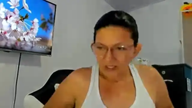 Snapshot of Angelblue_ chatting on 04.18.26 Angelblue online show from 04.18.26