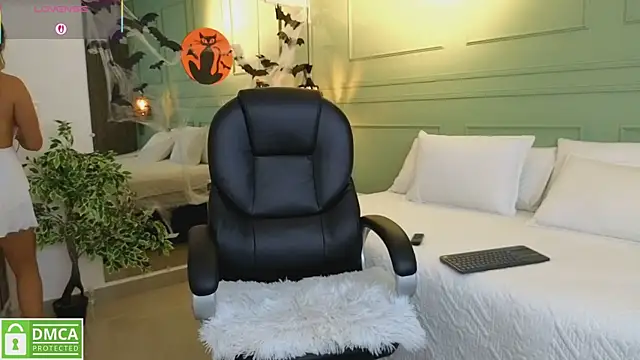 kataliina   online show from 10.24.25