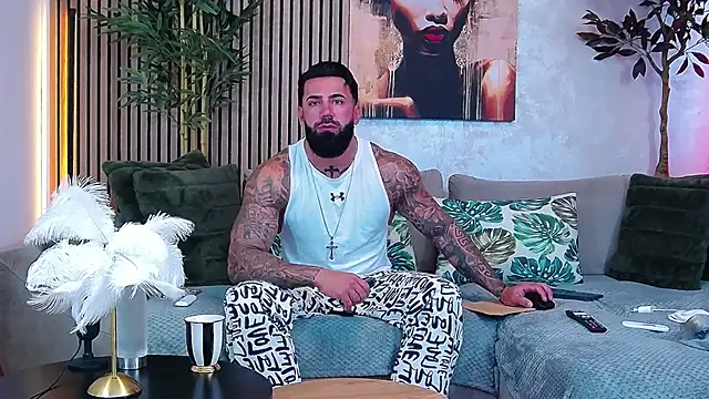 Snapshot of masterkingofmusclee chatting on 06.16.26 masterkingofmusclee online show from 06.16.26
