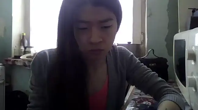 CarlyJoy online show from 03.05.25