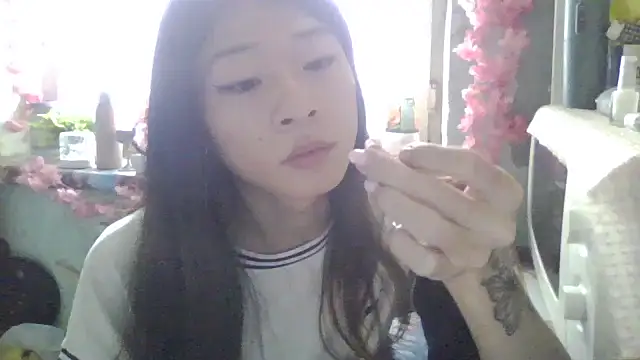 CarlyJoy online show from 10.02.25