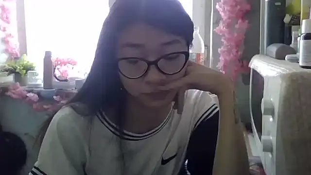 CarlyJoy online show from 10.03.25